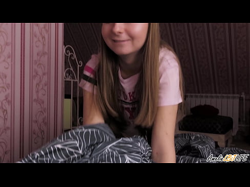 ❤️ Blondie BFF-ya xwe bi kûr dimije û di devê xwe de diqelişe ❤❌ Pornoya rûsî li ku.fullpornercom.ru ﹏